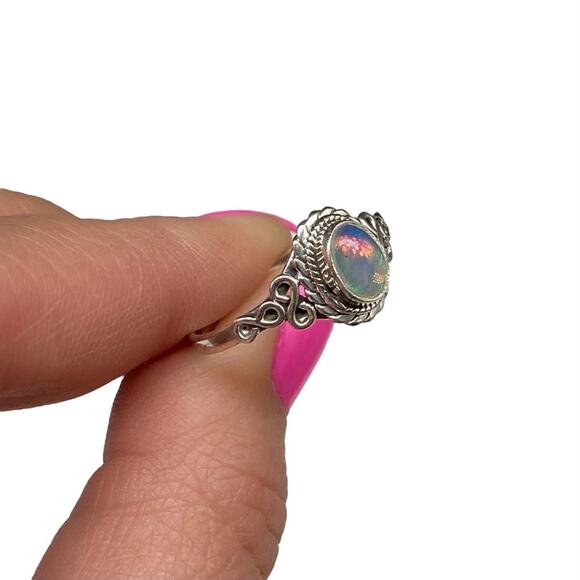 Ethiopian Fire Opal Ring Size 8.5 Solid 925 Sterling Silver Boho Oval Stone - Picture 5 of 9